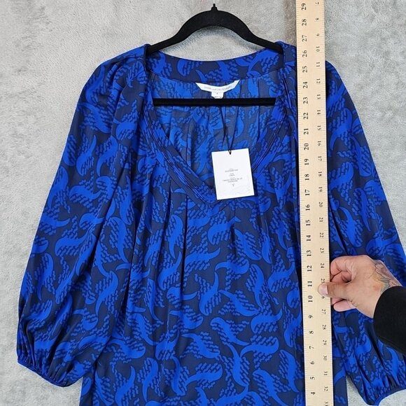 Diane Von Furstenburg Cahil Silk Blend Blouse Womens 6 Blue Wave Print Pleated - Picture 6 of 8